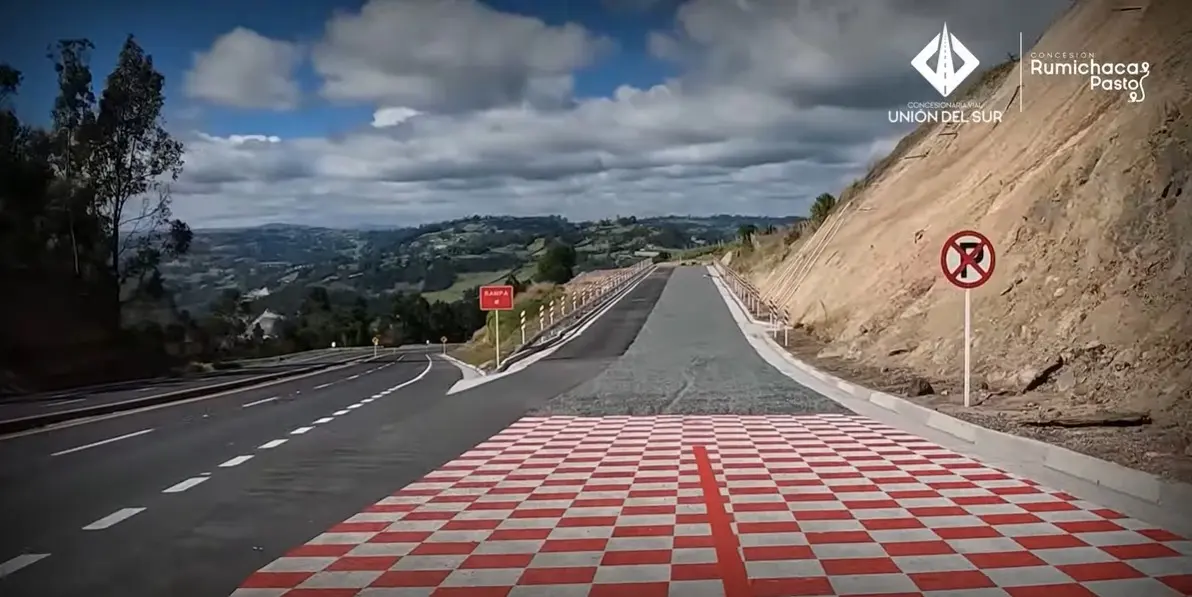 Corredor vial terminado entre Rumichaca y Pasto