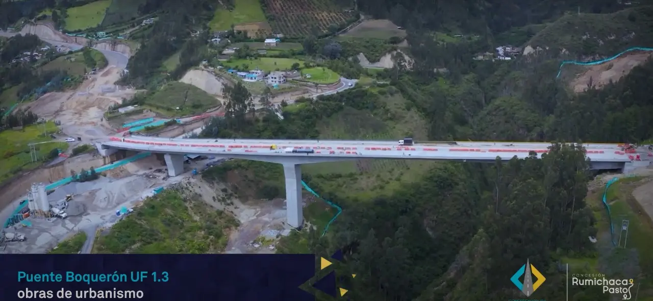 Vista aérea del puente Boquerón en el corredor Rumichaca–Pasto